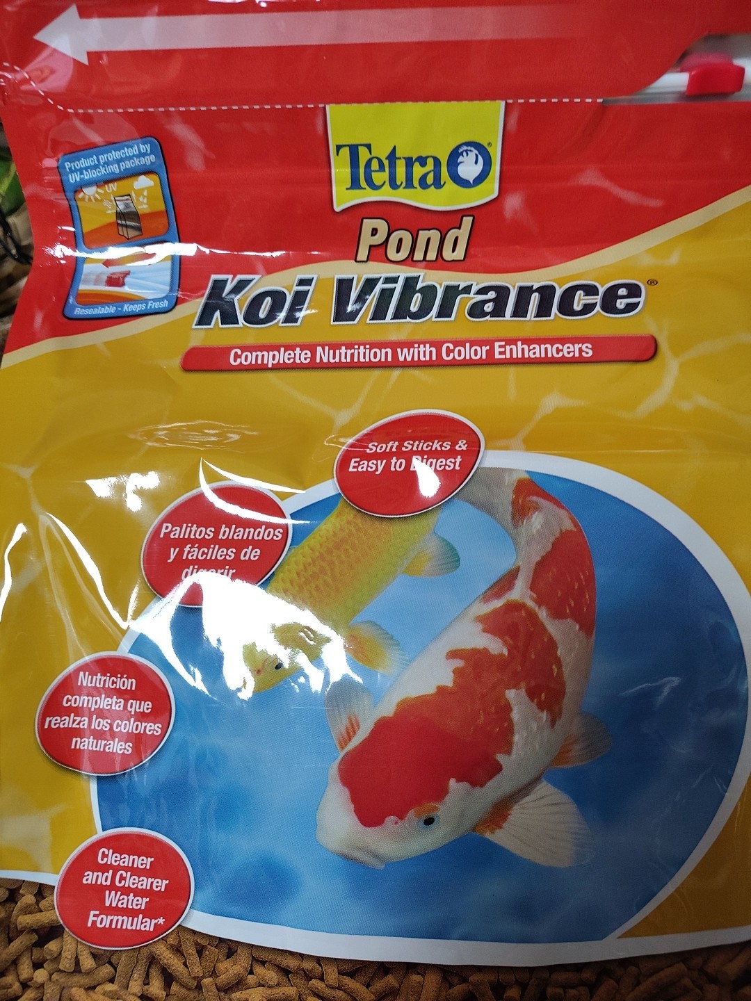 Tetra Pond Pond Koi Vibrance Goldfish Fish Food 1.43 lbs. Delicious Fish Food
