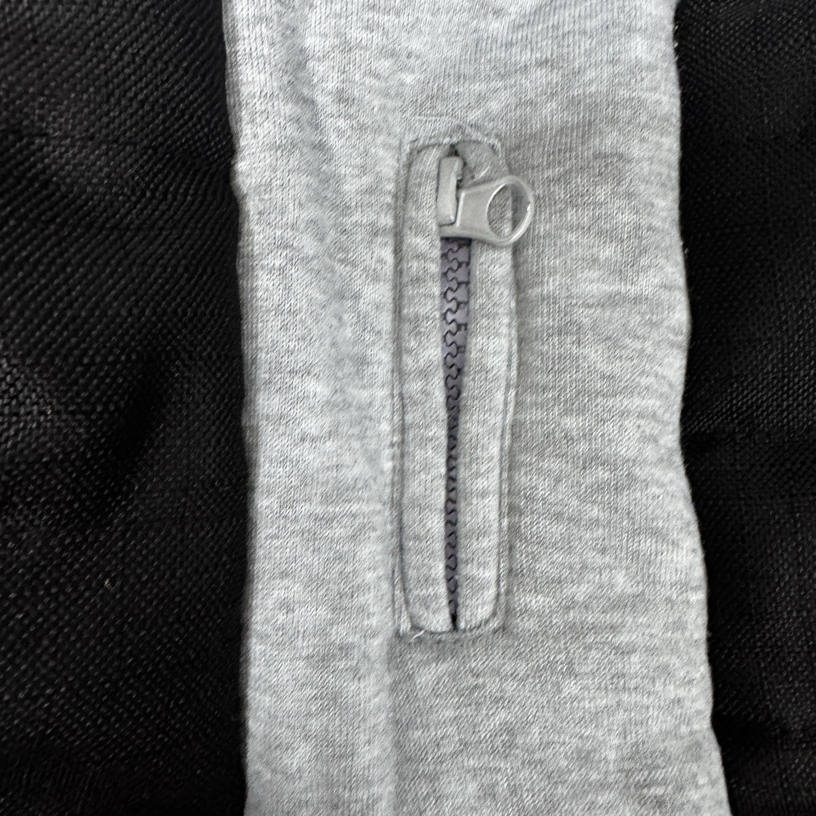 Silver Paw M Gray Black Dog Coat Jacket Hoodie D-Ring Leash Attachment