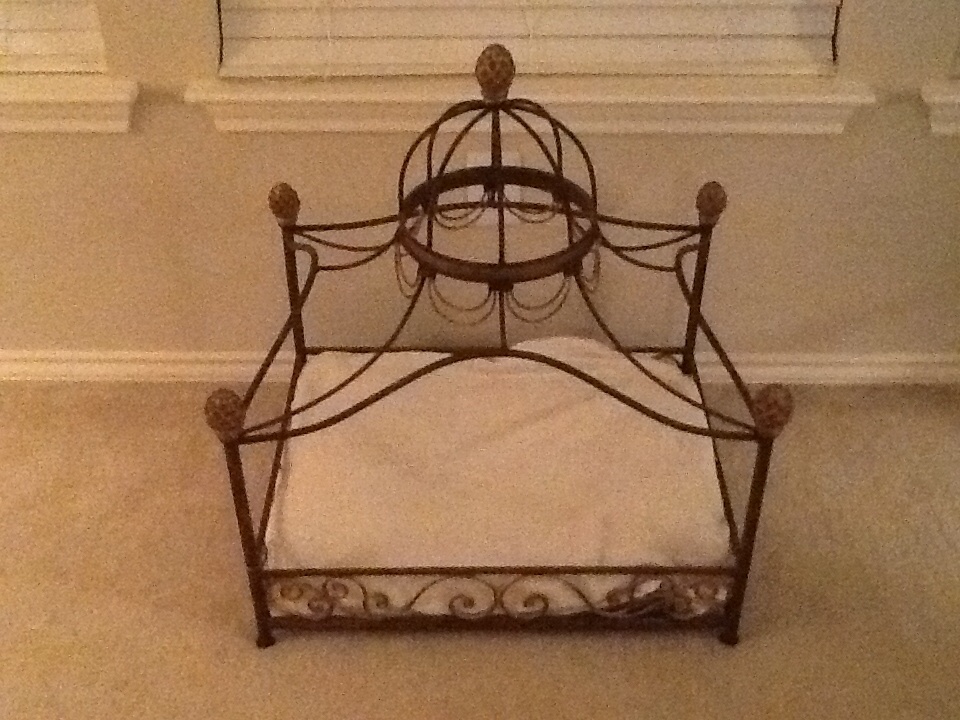 NEW Neiman Marcus fancy dome canopy dog cat pet bed*******HOUSTON TX BUYER ONLY