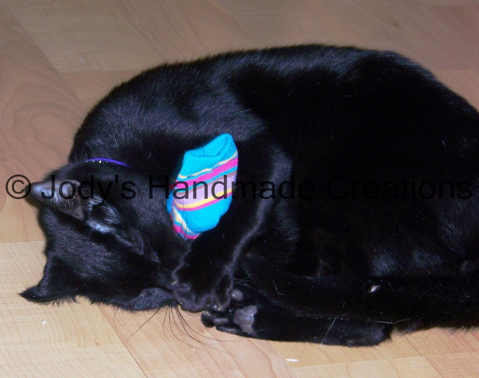 4 HANDMADE CATNIP INFANT / BABY SOCK TOYS ( CATS LOVE THEM!) AKA- ANKLE BITERS