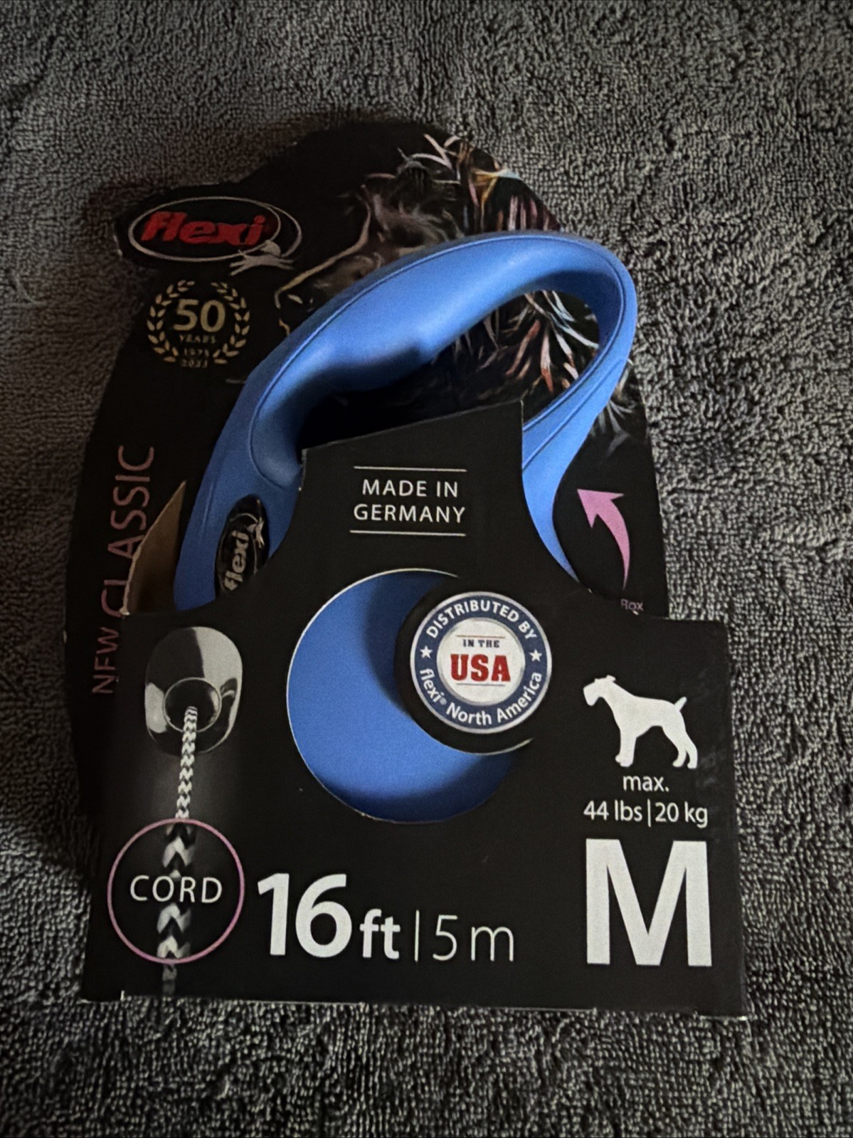 Flexi Classic Retractable Dog Leash Medium Dogs up to 44 lbs. 16 ft , Blue