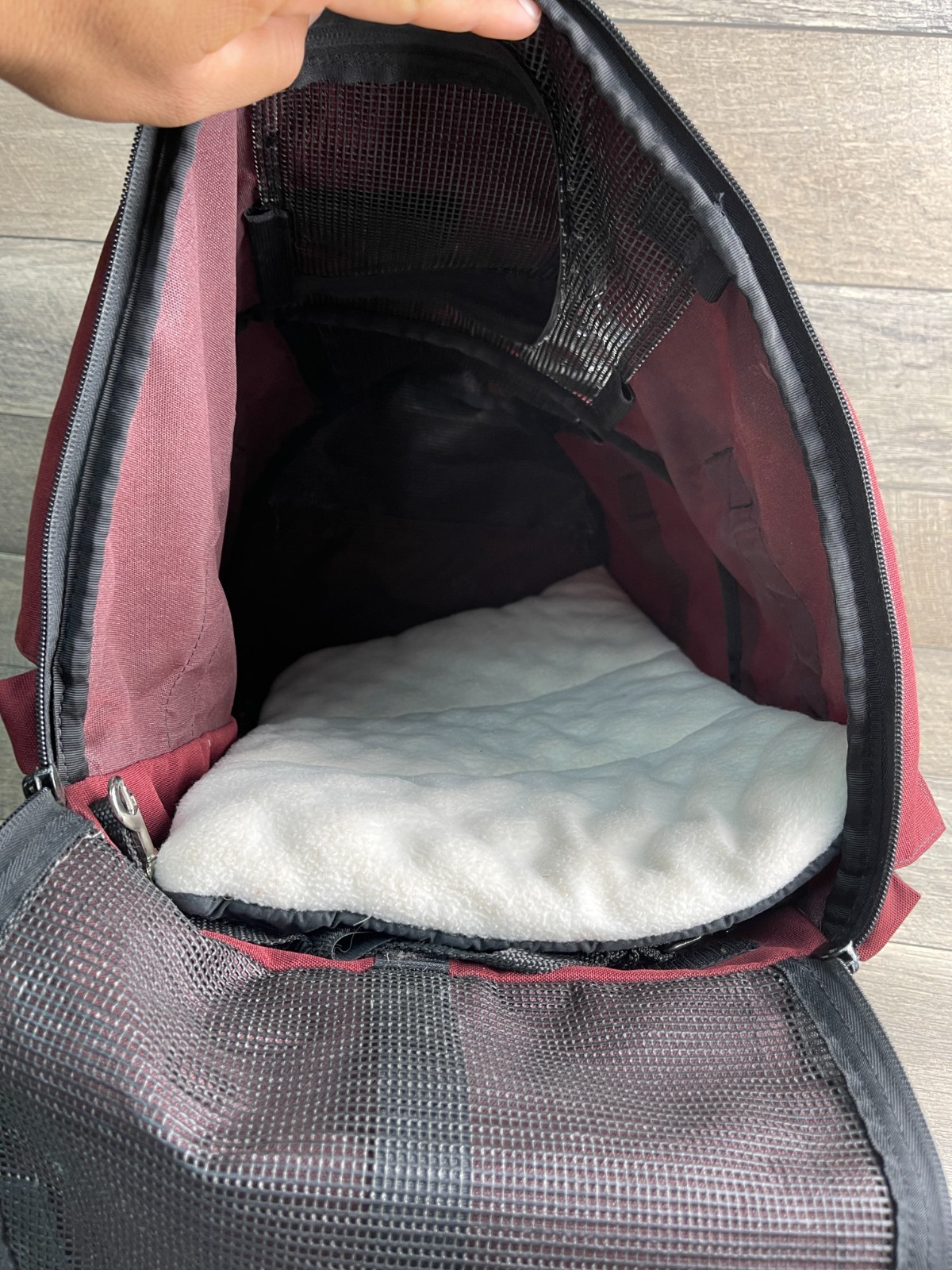 Sturdi Product Carrier Bag Burgundy Unisex Zip Outer Pocket Double Handle Travel