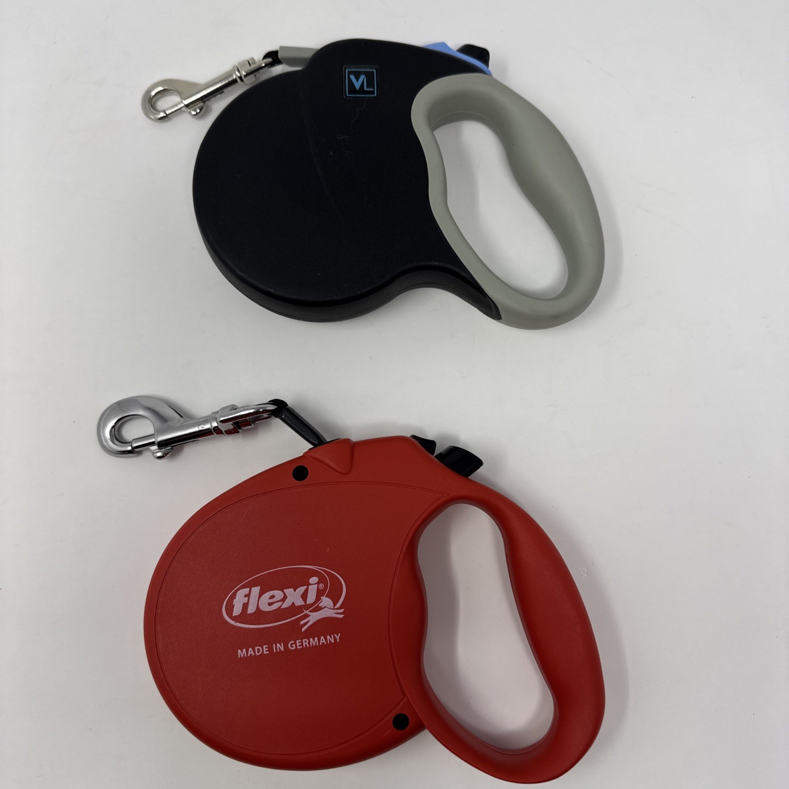 FLEXI/VL Classic Cord Retractable Dog Leash for Medium Dogs up to 44 Lbs. – 16′