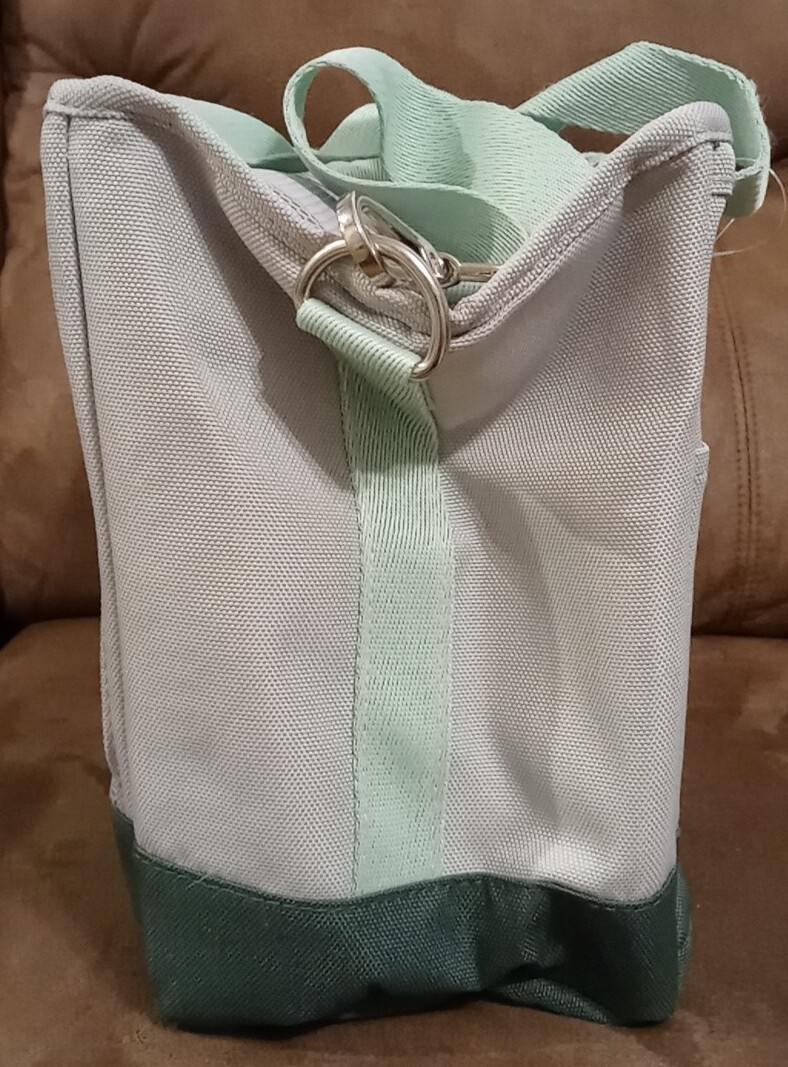 Boots & Barkley Fashion Duffle Carrier for Small Dogs & Cats – Green
